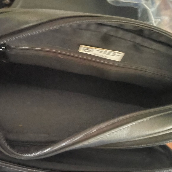 Esprit black crossbody Vegan! - Picture 6 of 9